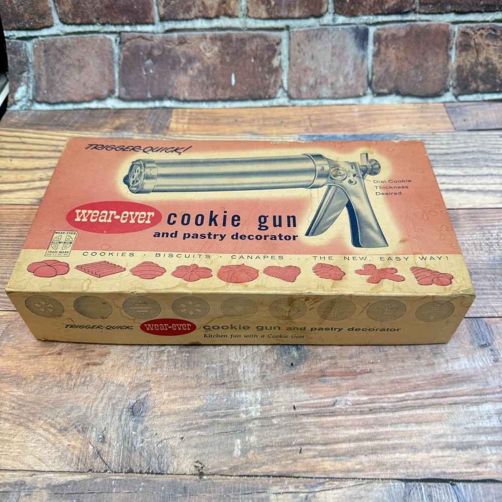 Wear-Ever Cookie Gun Metal Cookie Press Vintage Set w Pastry Tips NEW MCM